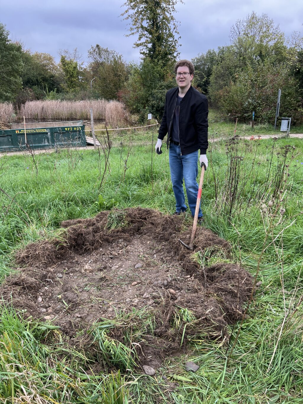 Pflegeeinsatz 30.BL-Naturschutztag - Biotop Am Stausee, 26.Okt.2024 (© NVVB)